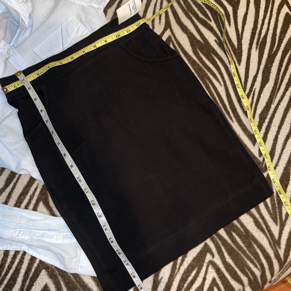 black stretch pencil skirt with pockets - Picture 4 of 6